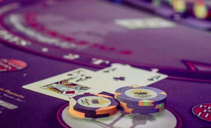 Understanding the Mathematics Behind Blackjack